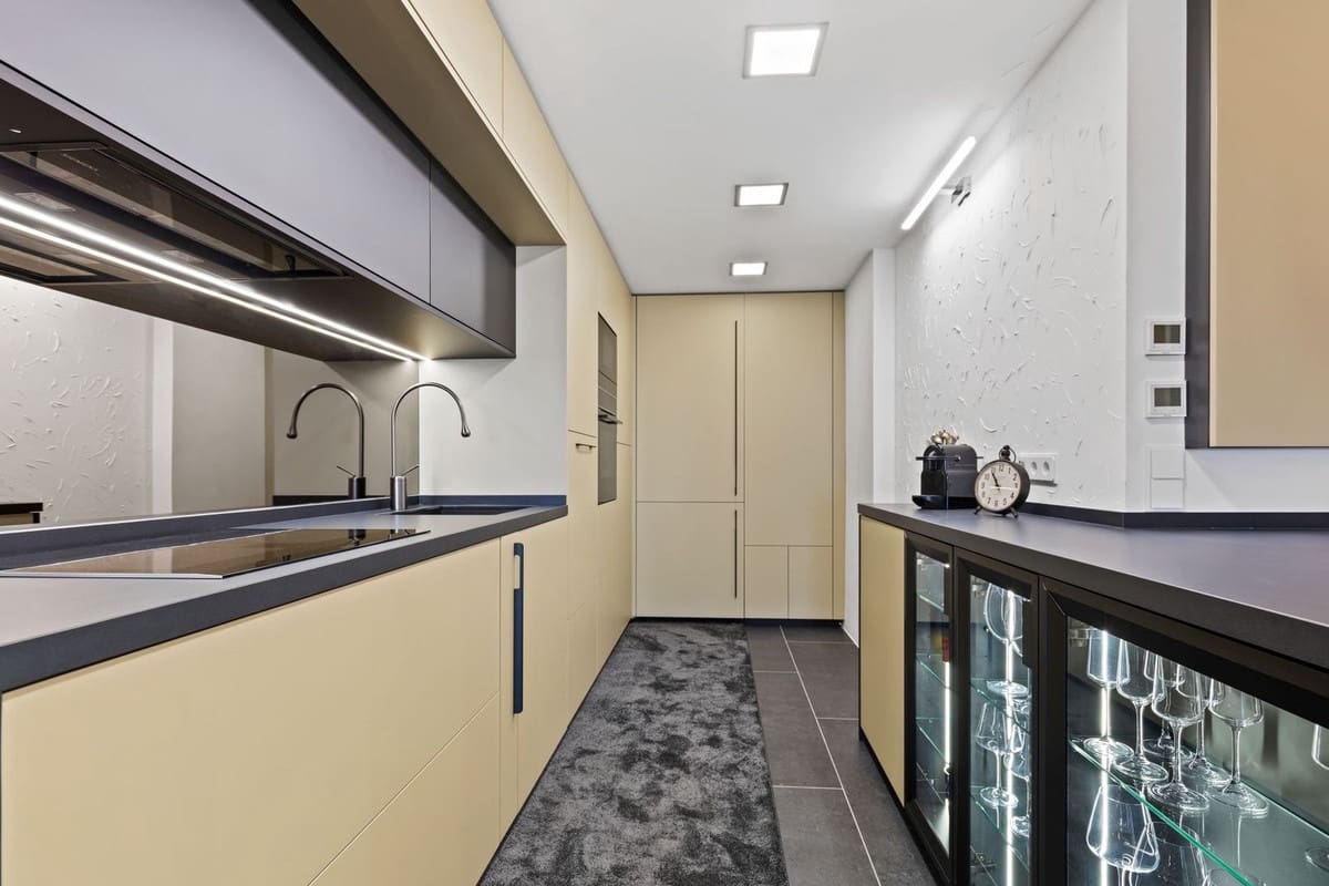 1 sypialnia Penthouse na sprzedaż w Benahavis z basenem - 750 000 € (Ref: 9539955)