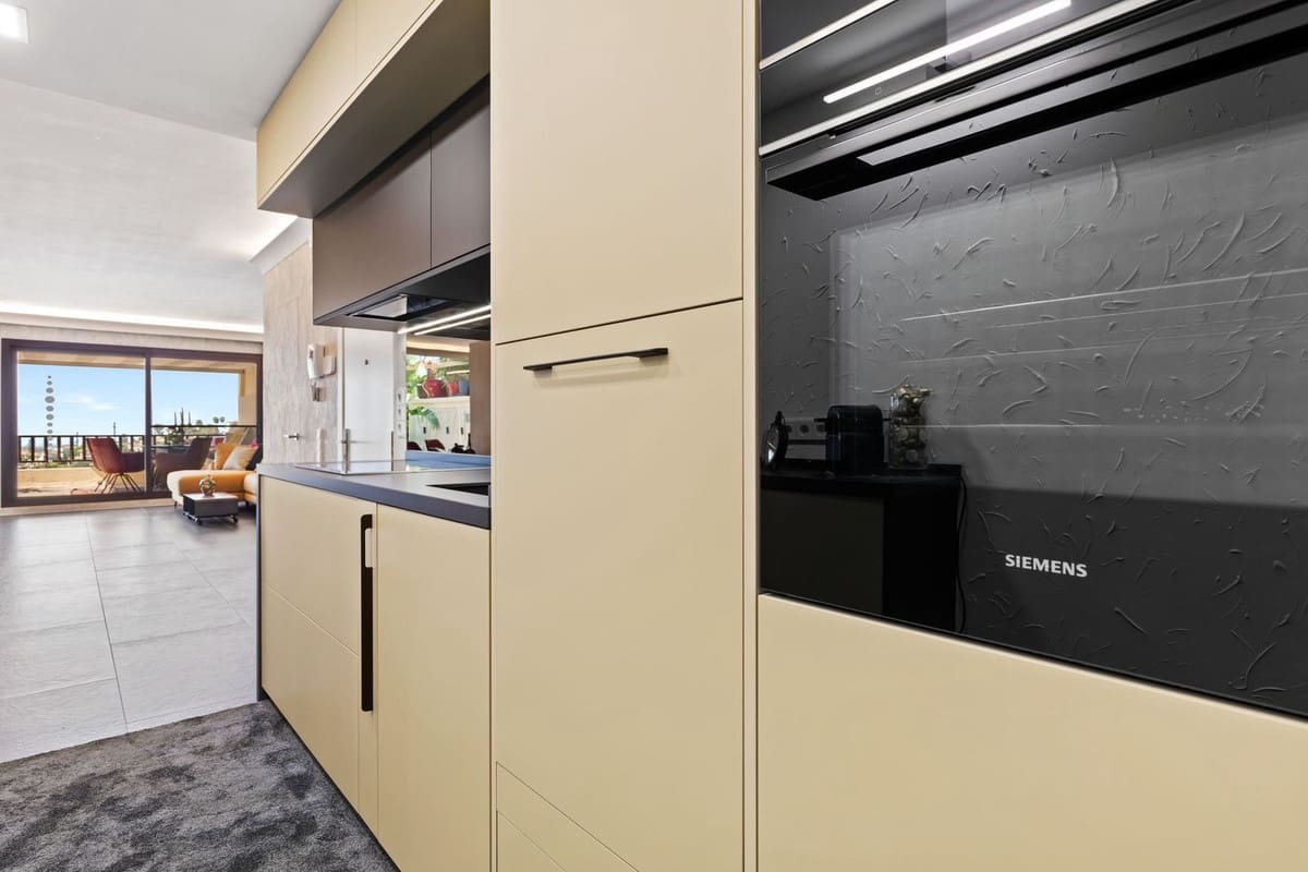 1 sypialnia Penthouse na sprzedaż w Benahavis z basenem - 750 000 € (Ref: 9539955)