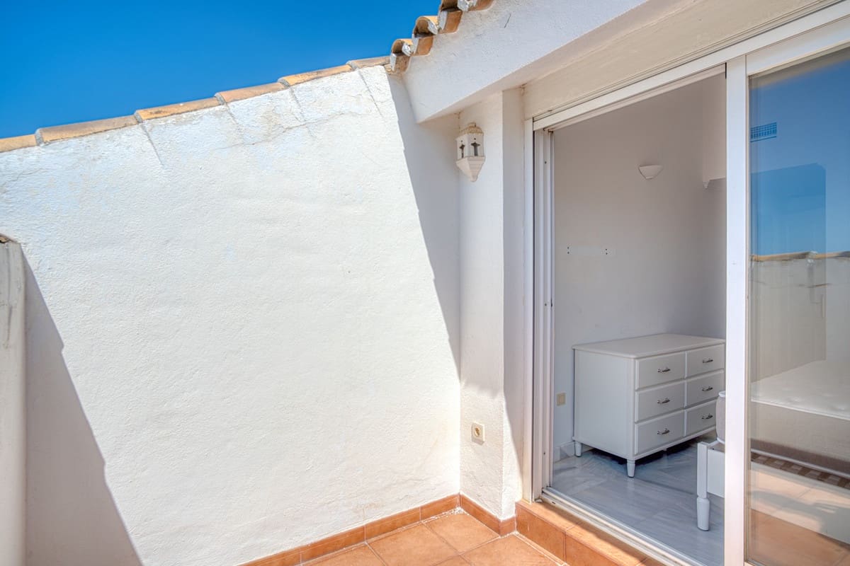 3 quarto Penthouse para venda em Golden Mile com piscina - 750 000 € (Ref: 9539956)