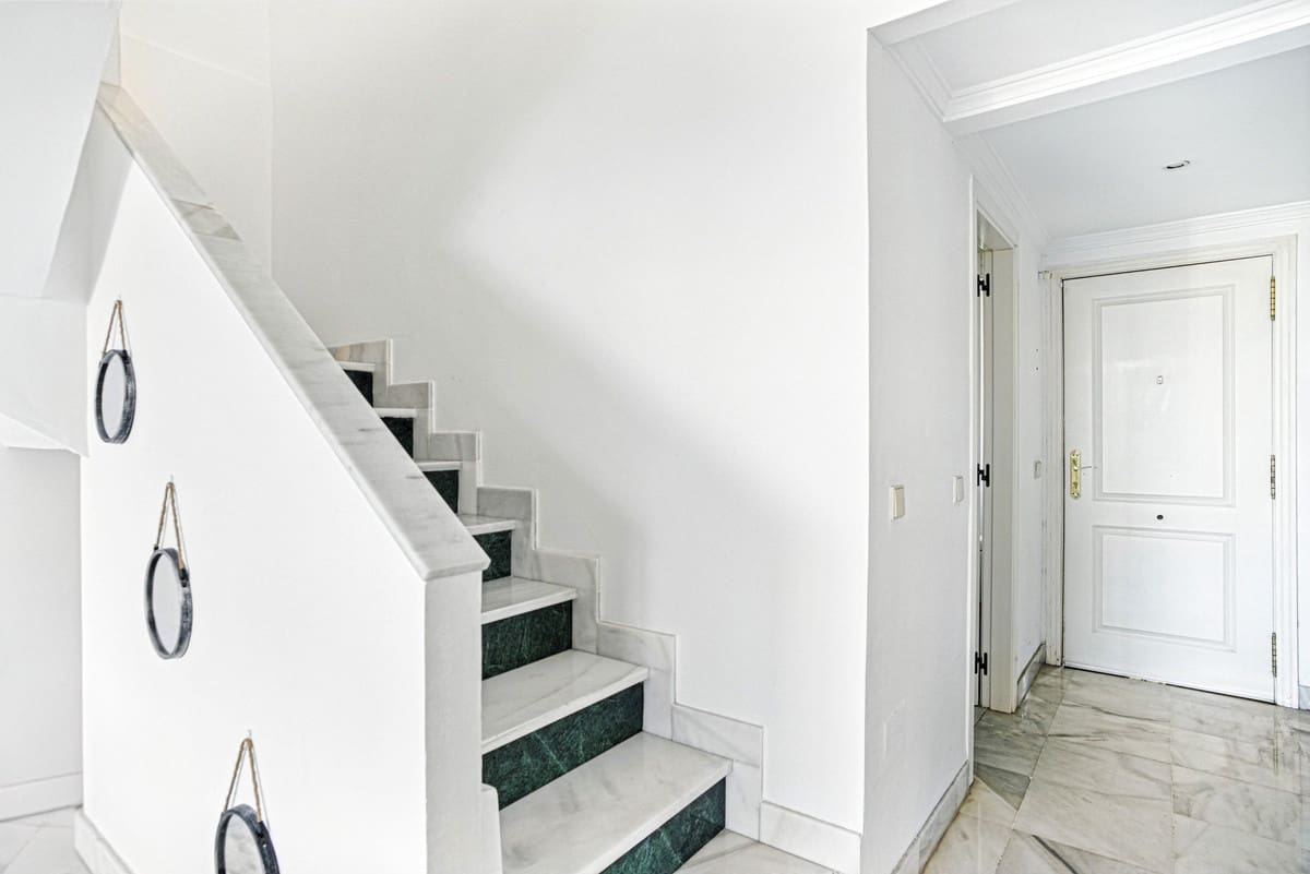 3 quarto Penthouse para venda em Golden Mile com piscina - 750 000 € (Ref: 9539956)