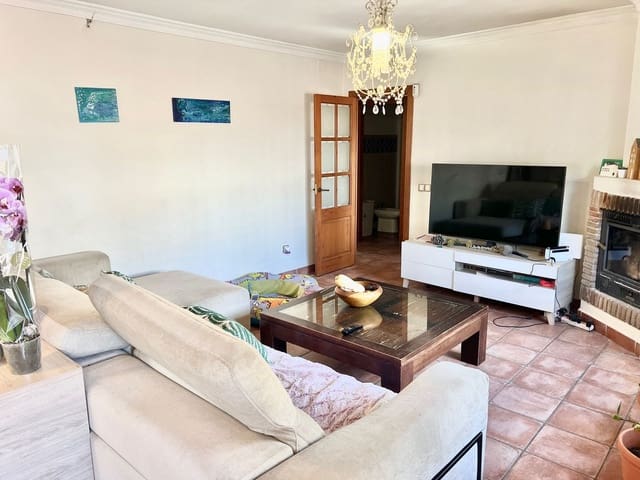 4 quarto Moradia para venda em La Dama de Noche - La Alzambra, Marbella com piscina - 795 000 € (Ref: 9539959)