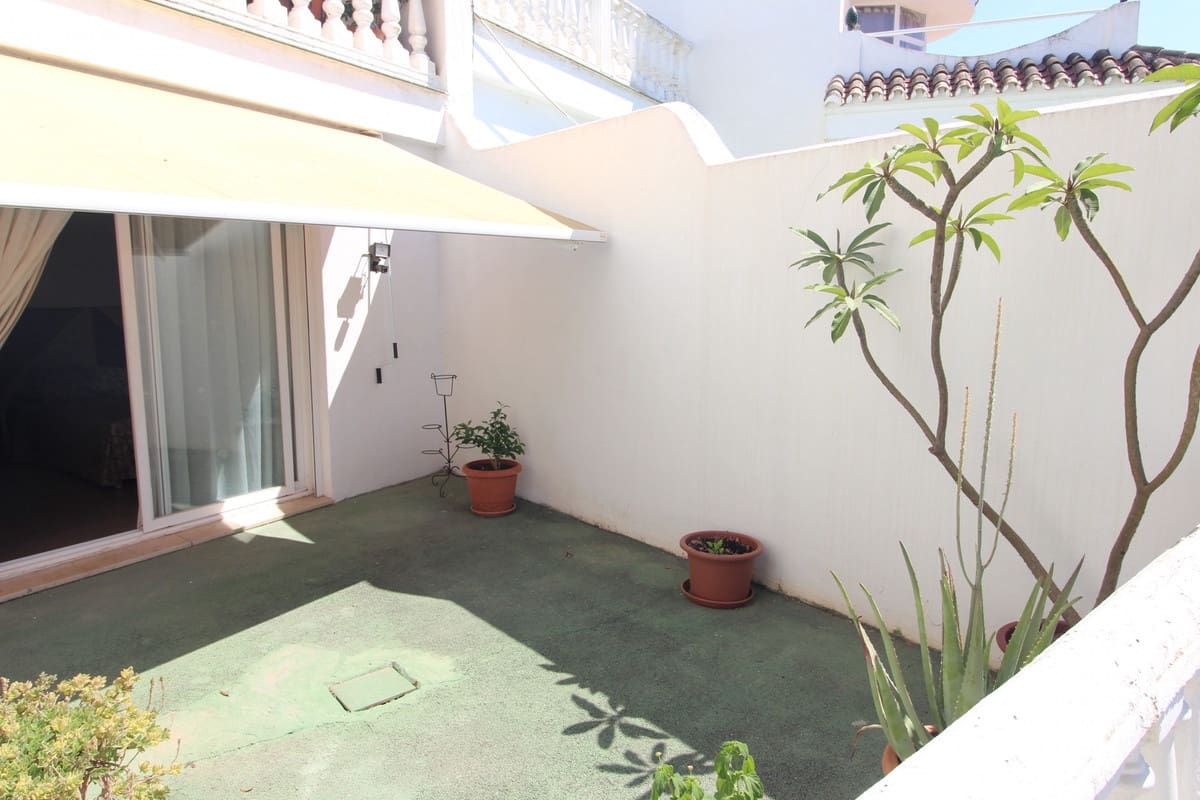 4 sovrum Villa till salu i Nueva Andalucia - 750 000 € (Ref: 9539960)