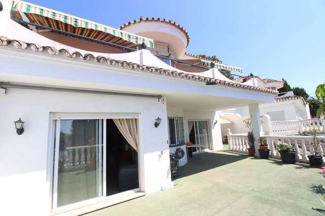 4 soveværelse Villa til salg i La Dama de Noche - La Alzambra, Marbella - € 750.000 (Ref: 9539960)