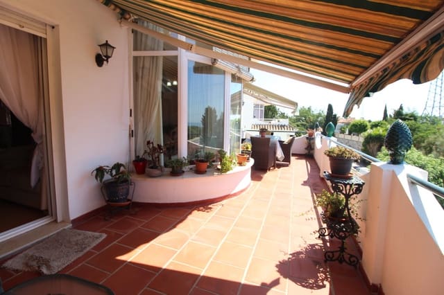 4 soveværelse Villa til salg i La Dama de Noche - La Alzambra, Marbella - € 750.000 (Ref: 9539960)