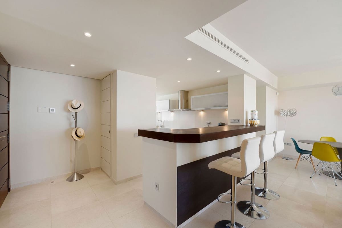 2 soveværelse Penthouse til salg i Los Flamingos med swimmingpool - € 755.000 (Ref: 9539962)