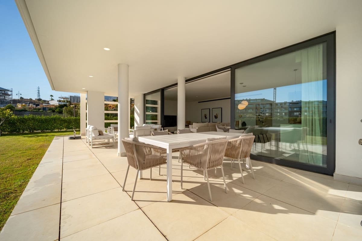 3 quarto Apartamento para venda em Fuengirola com piscina - 759 000 € (Ref: 9539963)