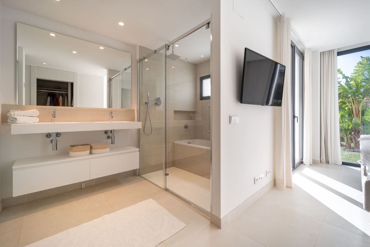 3 quarto Apartamento para venda em Fuengirola com piscina - 759 000 € (Ref: 9539963)