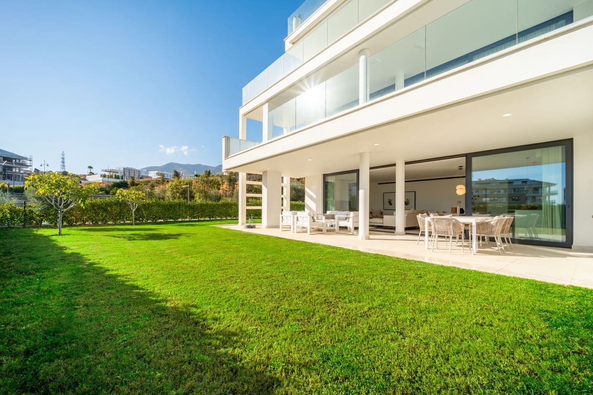 3 quarto Apartamento para venda em Fuengirola com piscina - 759 000 € (Ref: 9539963)