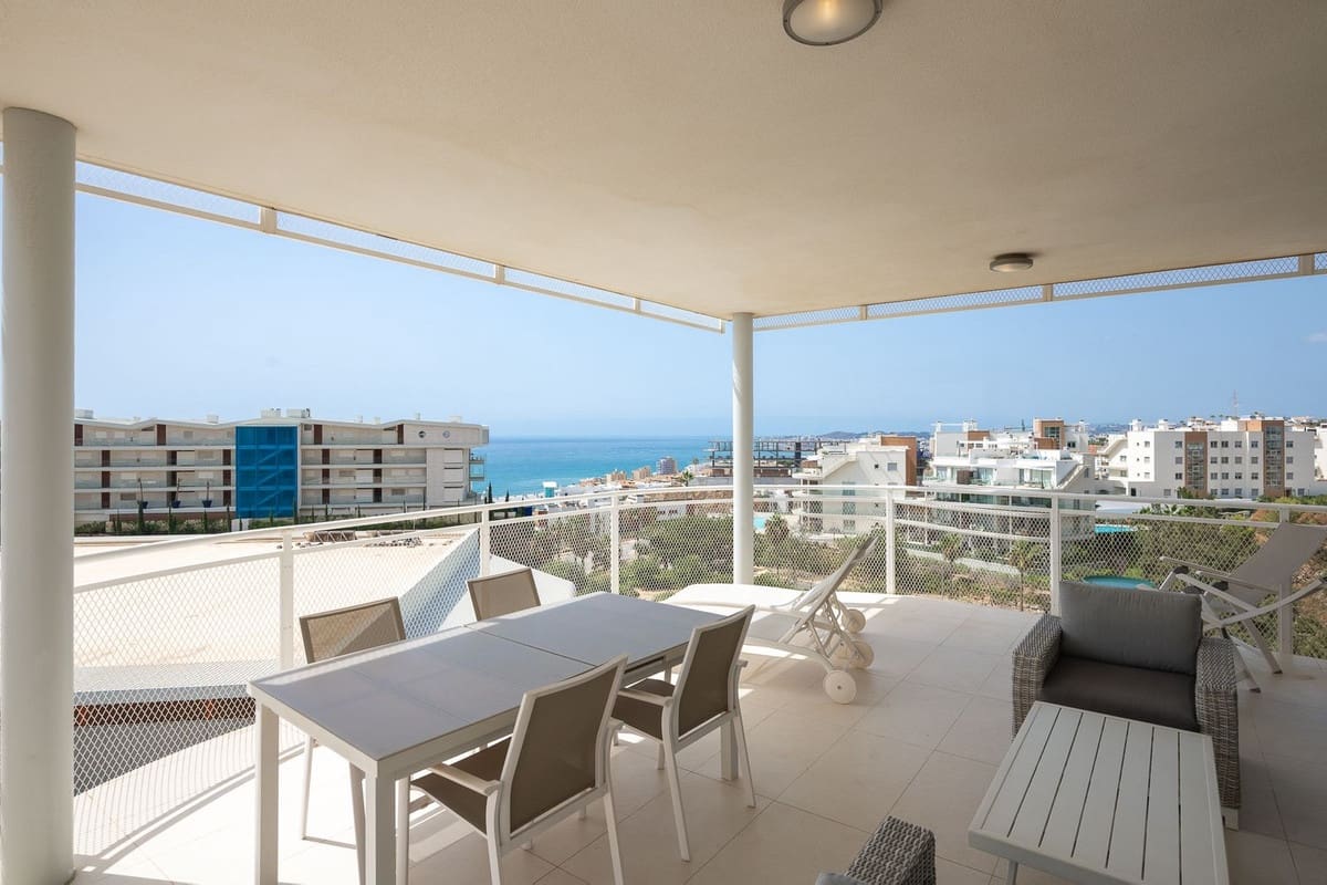 3 soveværelse Lejlighed til salg i Fuengirola med swimmingpool - € 759.000 (Ref: 9539964)