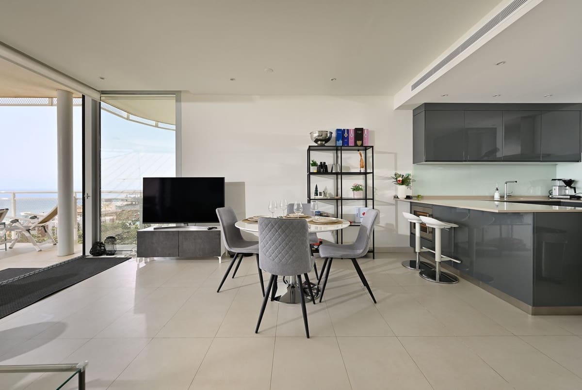 3 soveværelse Lejlighed til salg i Fuengirola med swimmingpool - € 759.000 (Ref: 9539964)