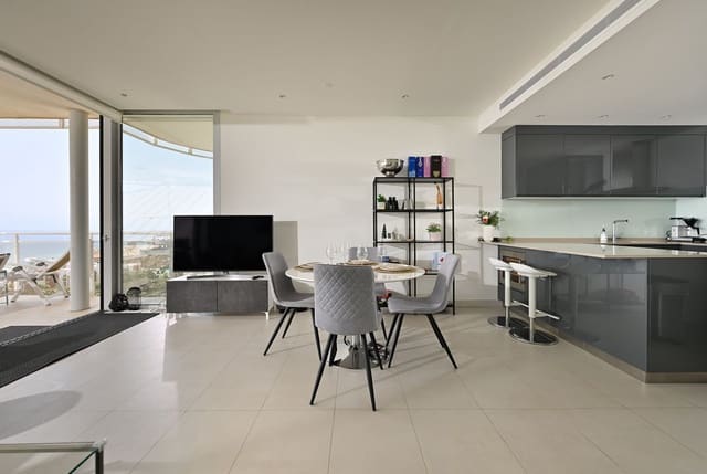 3 soveværelse Lejlighed til salg i Centro ciudad, Fuengirola med swimmingpool - € 759.000 (Ref: 9539964)