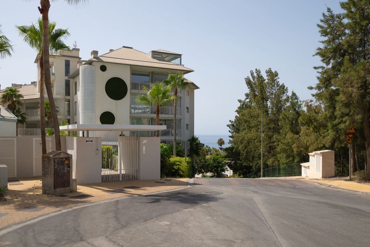 3 soveværelse Lejlighed til salg i Fuengirola med swimmingpool - € 759.000 (Ref: 9539964)