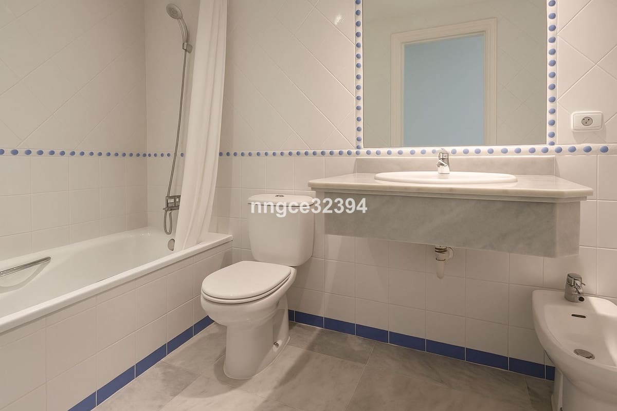 Apartamento de 5 habitaciones en San Pedro de Alcantara en venta con piscina garaje - 779.900 € (Ref: 9539976)