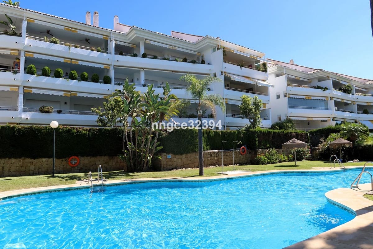 Apartamento de 5 habitaciones en San Pedro de Alcantara en venta con piscina garaje - 779.900 € (Ref: 9539976)