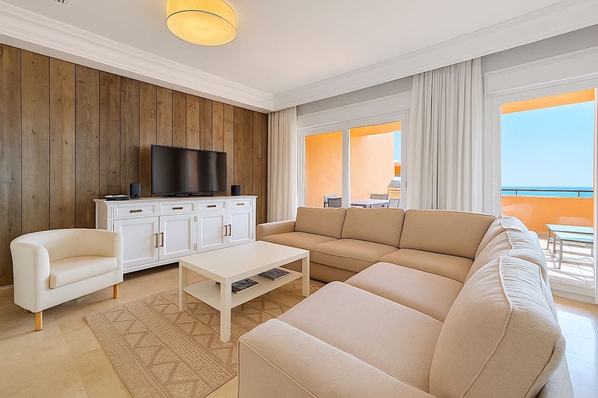 3 bedroom Townhouse for sale in Estepona with pool - € 785,000 (Ref: 9539977)