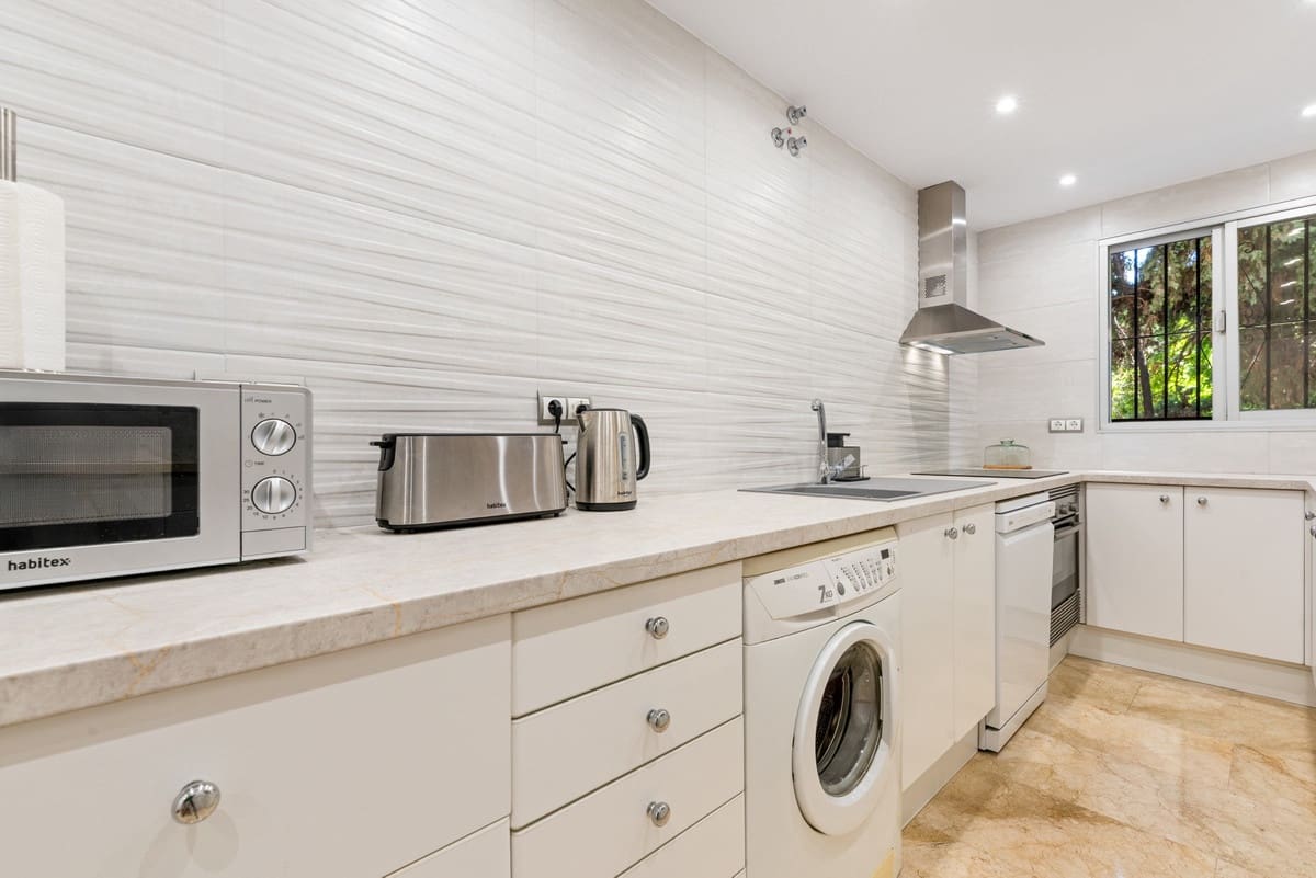 3 slaapkamer Appartement te koop in Marbella met zwembad - € 790.000 (Ref: 9539978)