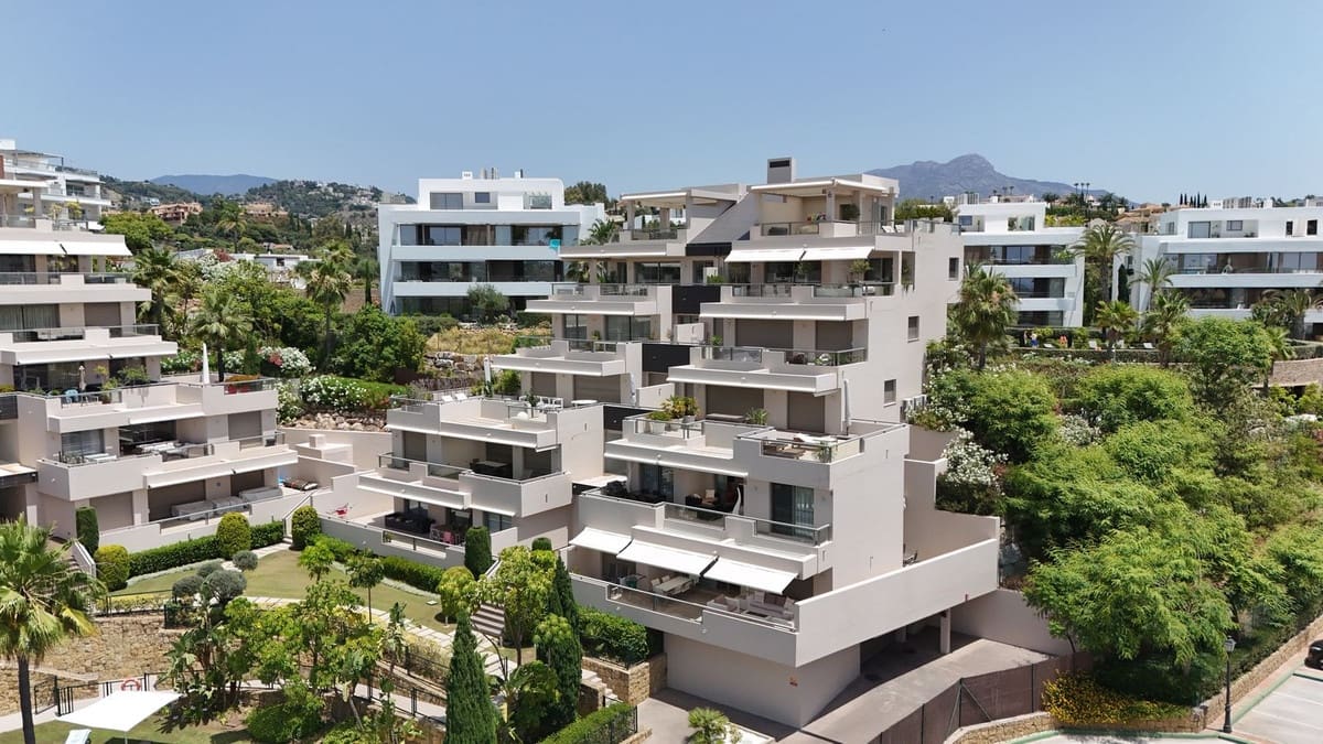 3 sypialnia Apartament na sprzedaż w Benahavis z basenem - 790 000 € (Ref: 9539979)