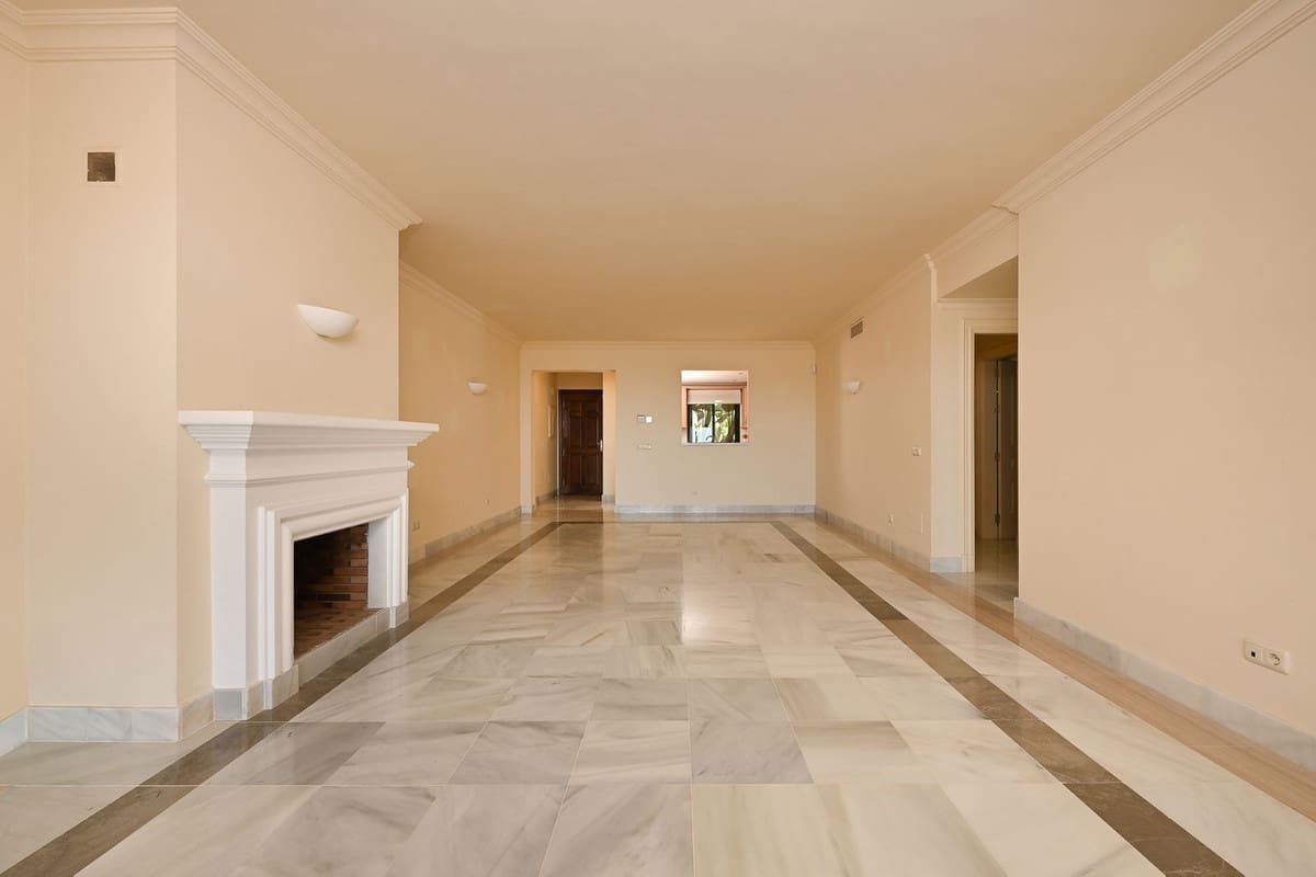 3 sypialnia Apartament na sprzedaż w Benahavis z basenem garażem - 790 000 € (Ref: 9539980)