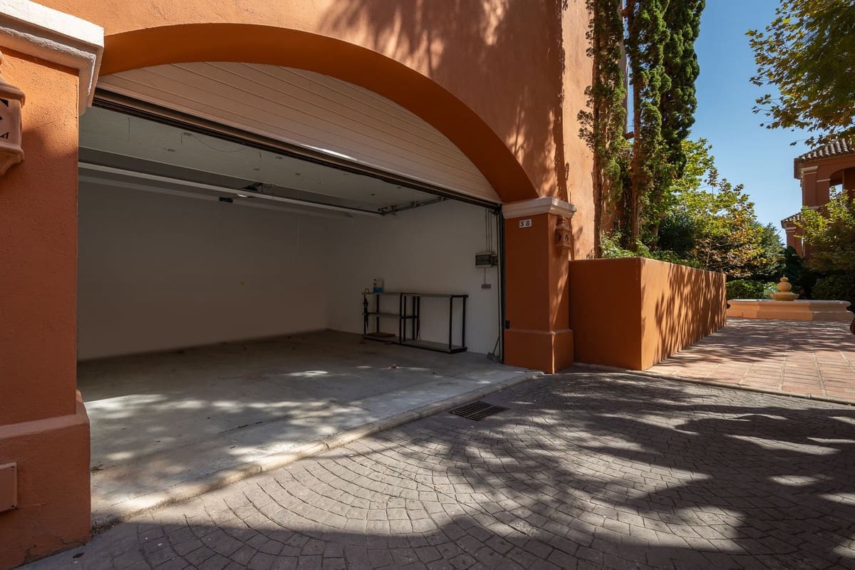 3 sypialnia Apartament na sprzedaż w Benahavis z basenem garażem - 790 000 € (Ref: 9539980)