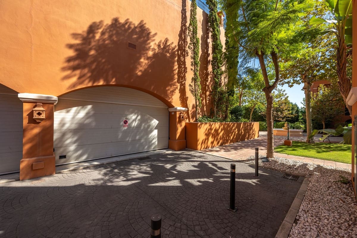 3 sypialnia Apartament na sprzedaż w Benahavis z basenem garażem - 790 000 € (Ref: 9539980)