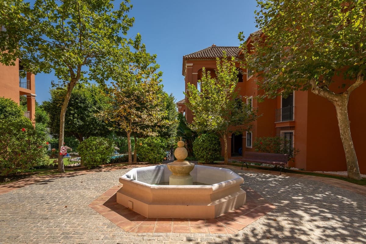 3 sypialnia Apartament na sprzedaż w Benahavis z basenem garażem - 790 000 € (Ref: 9539980)