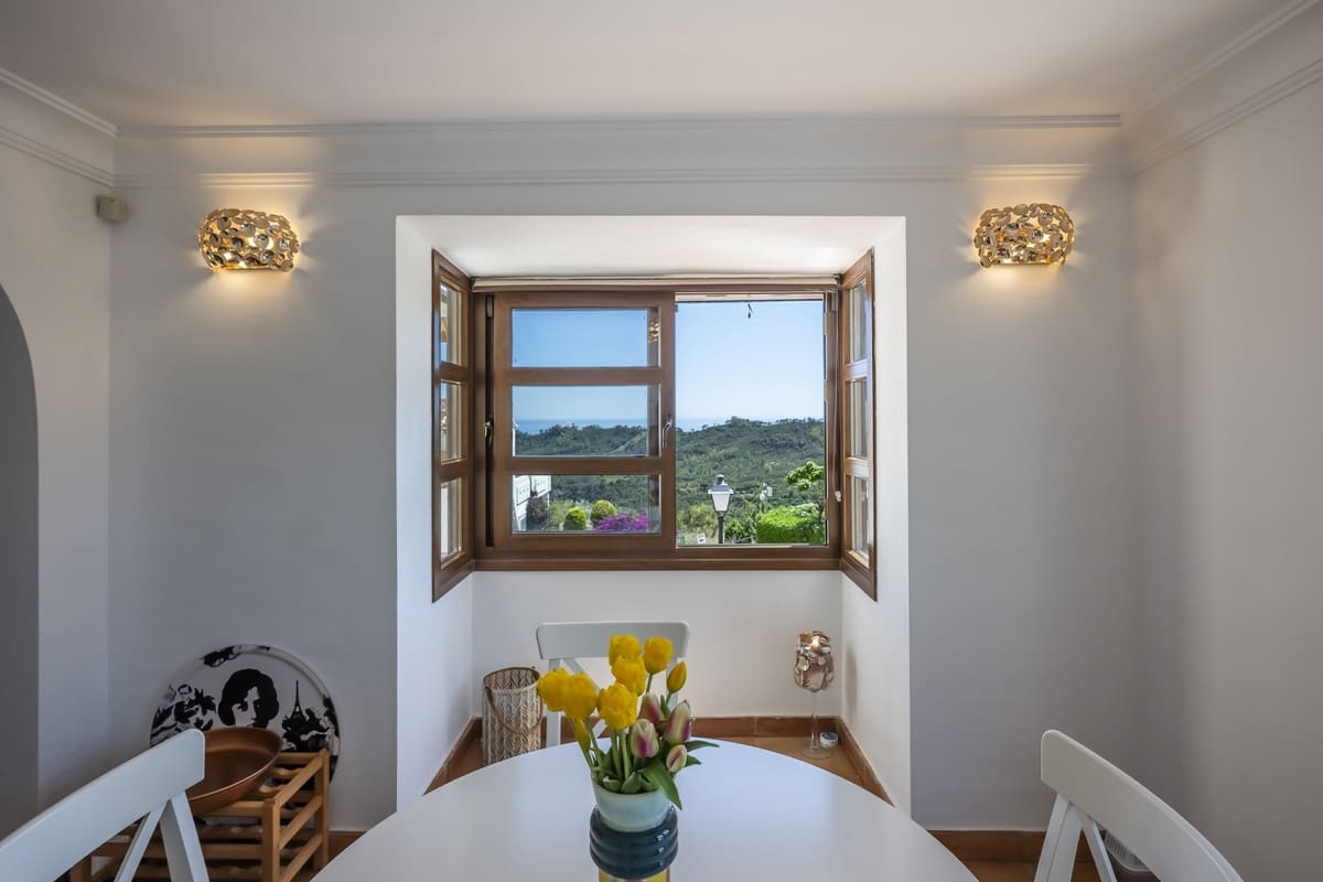 4 sovrum Hus till salu i Benahavis med pool - 790 000 € (Ref: 9539982)