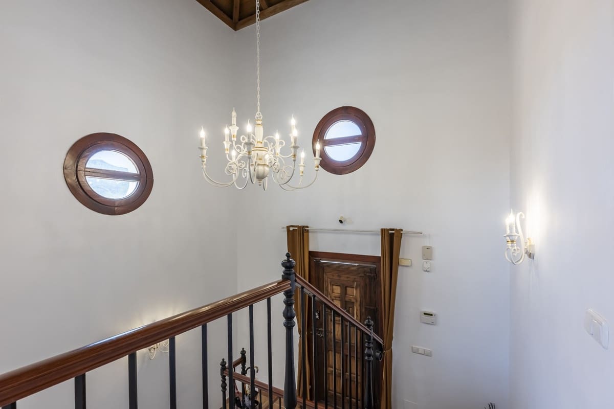 4 sovrum Hus till salu i Benahavis med pool - 790 000 € (Ref: 9539982)