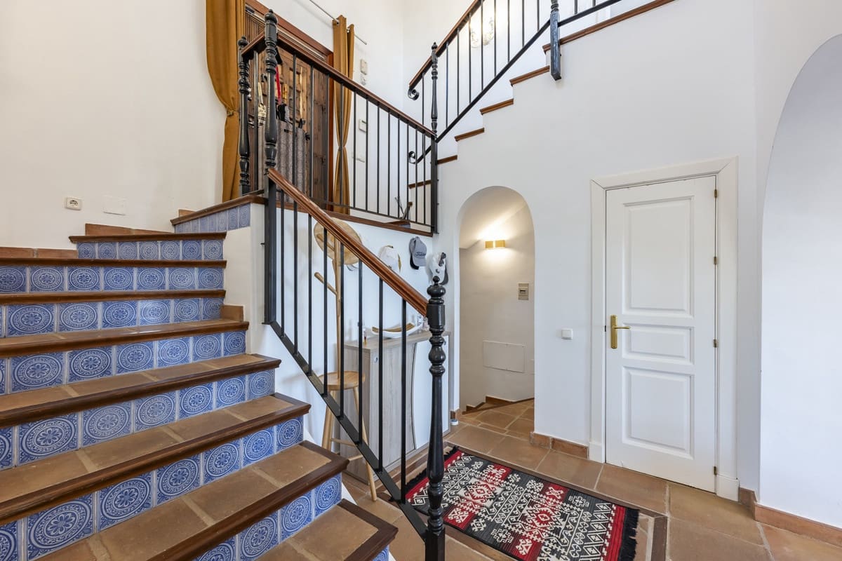 4 sovrum Hus till salu i Benahavis med pool - 790 000 € (Ref: 9539982)