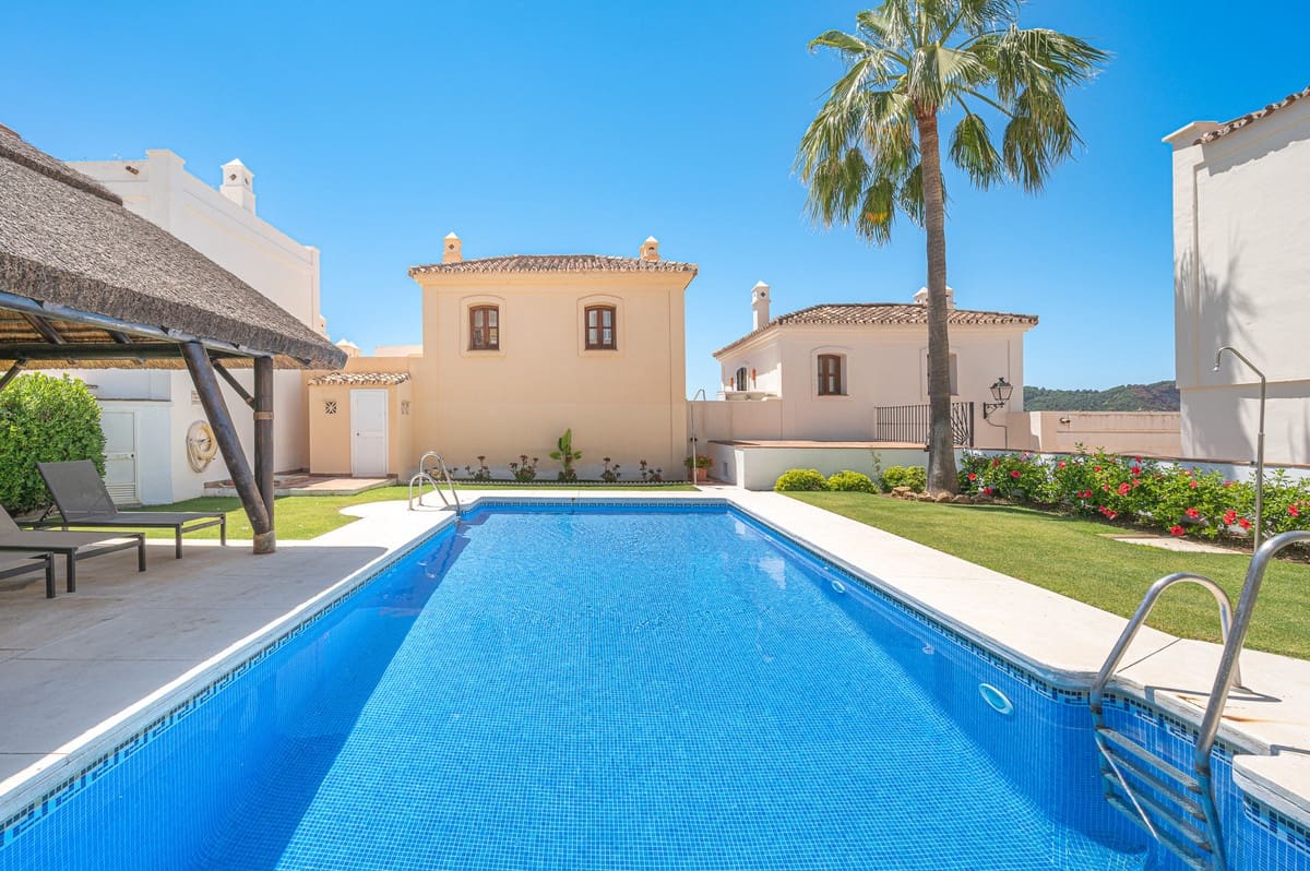 4 sovrum Hus till salu i Benahavis med pool - 790 000 € (Ref: 9539982)