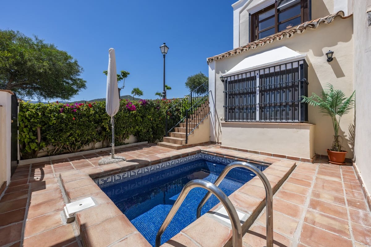 4 sovrum Hus till salu i Benahavis med pool - 790 000 € (Ref: 9539982)