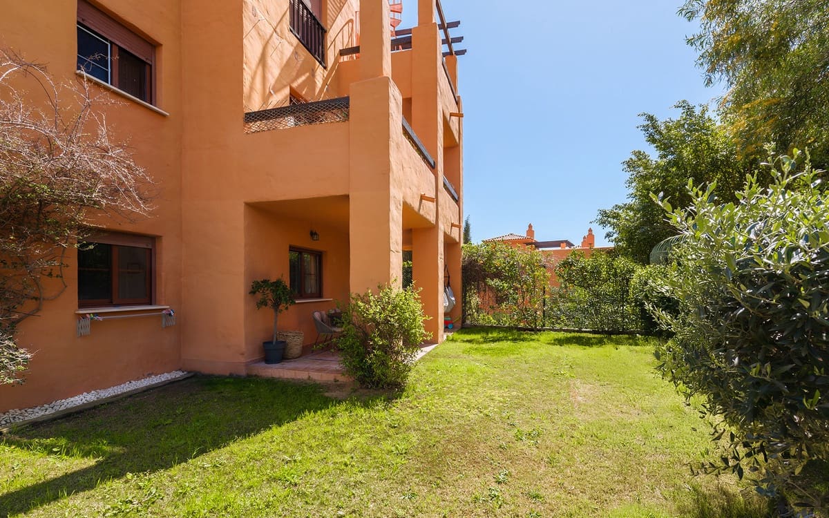 3 quarto Apartamento para venda em Benahavis com piscina - 795 000 € (Ref: 9539984)