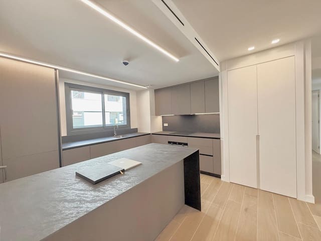 3 soveværelse Lejlighed til salg i Centro ciudad, Fuengirola med swimmingpool garage - € 795.000 (Ref: 9539986)