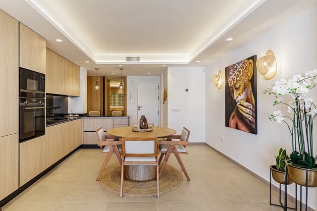 3 quarto Apartamento para venda em La Dama de Noche - La Alzambra, Marbella com piscina - 795 000 € (Ref: 9539988)