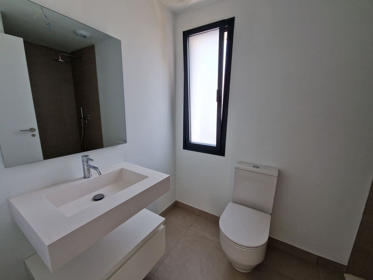 3 makuuhuone Paritalo myytävänä paikassa El Paraiso mukana uima-altaan - 795 000 € (Ref: 9539991)