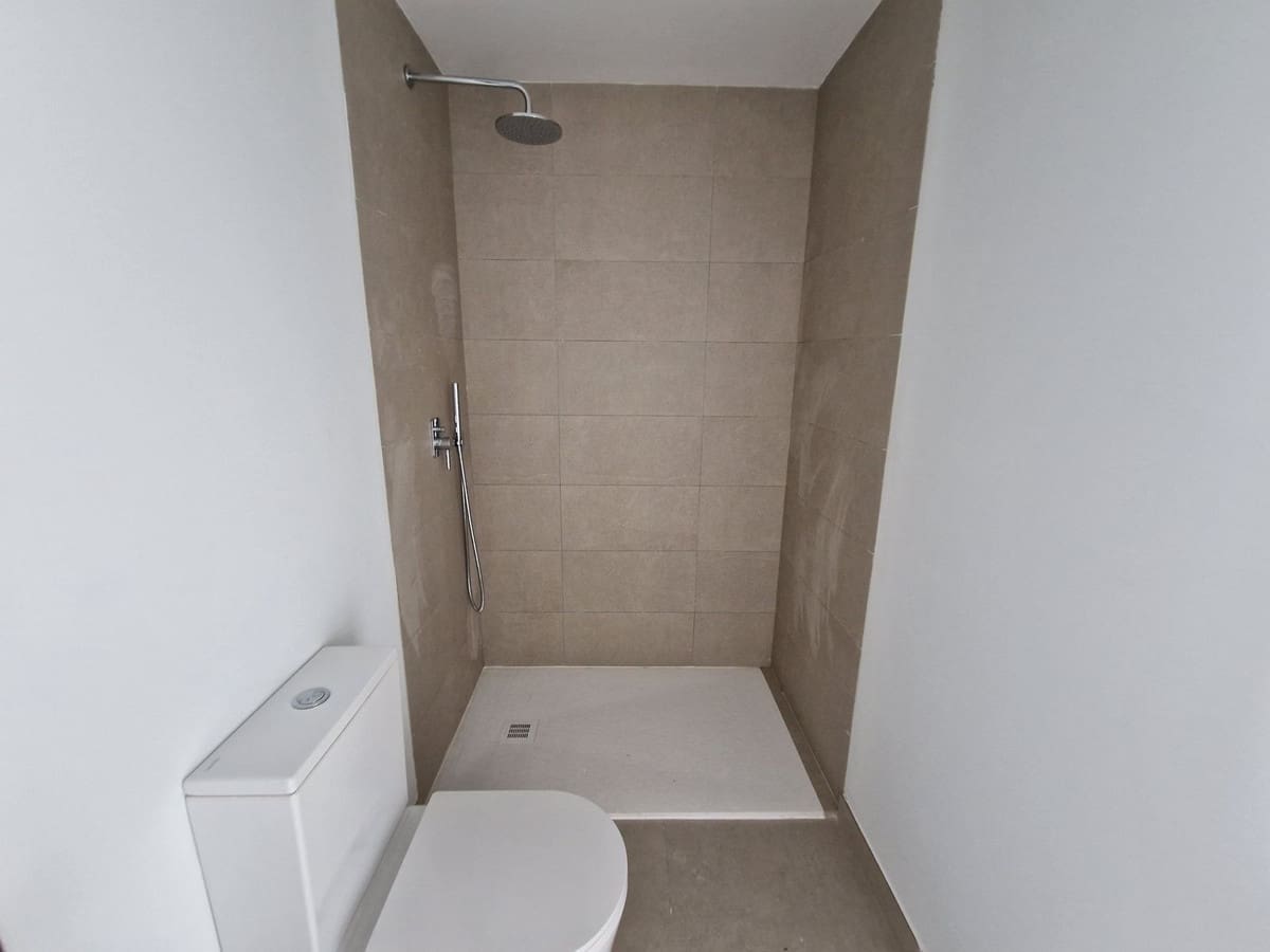 3 makuuhuone Paritalo myytävänä paikassa El Paraiso mukana uima-altaan - 795 000 € (Ref: 9539991)