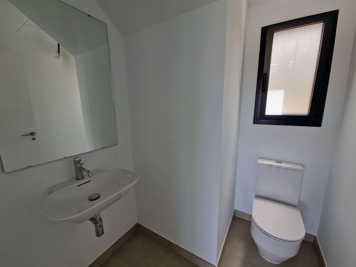 3 bedroom Semi-detached Villa for sale in El Paraiso with pool - € 745,000 (Ref: 9539991)