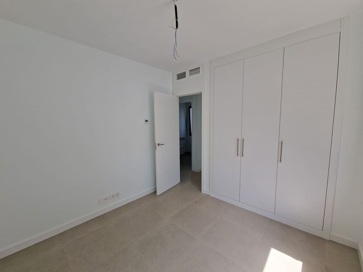 3 bedroom Semi-detached Villa for sale in El Paraiso with pool - € 745,000 (Ref: 9539991)