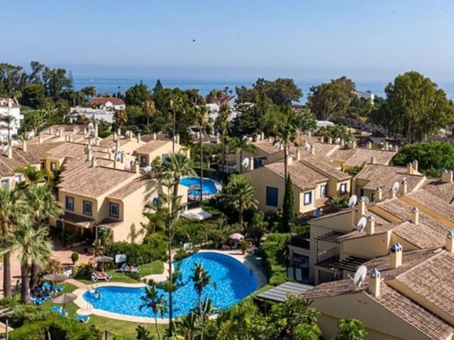 3 Zimmer Haus zu verkaufen in Puerto Banus, Marbella mit Pool - 795.000 € (Ref: 9539993)