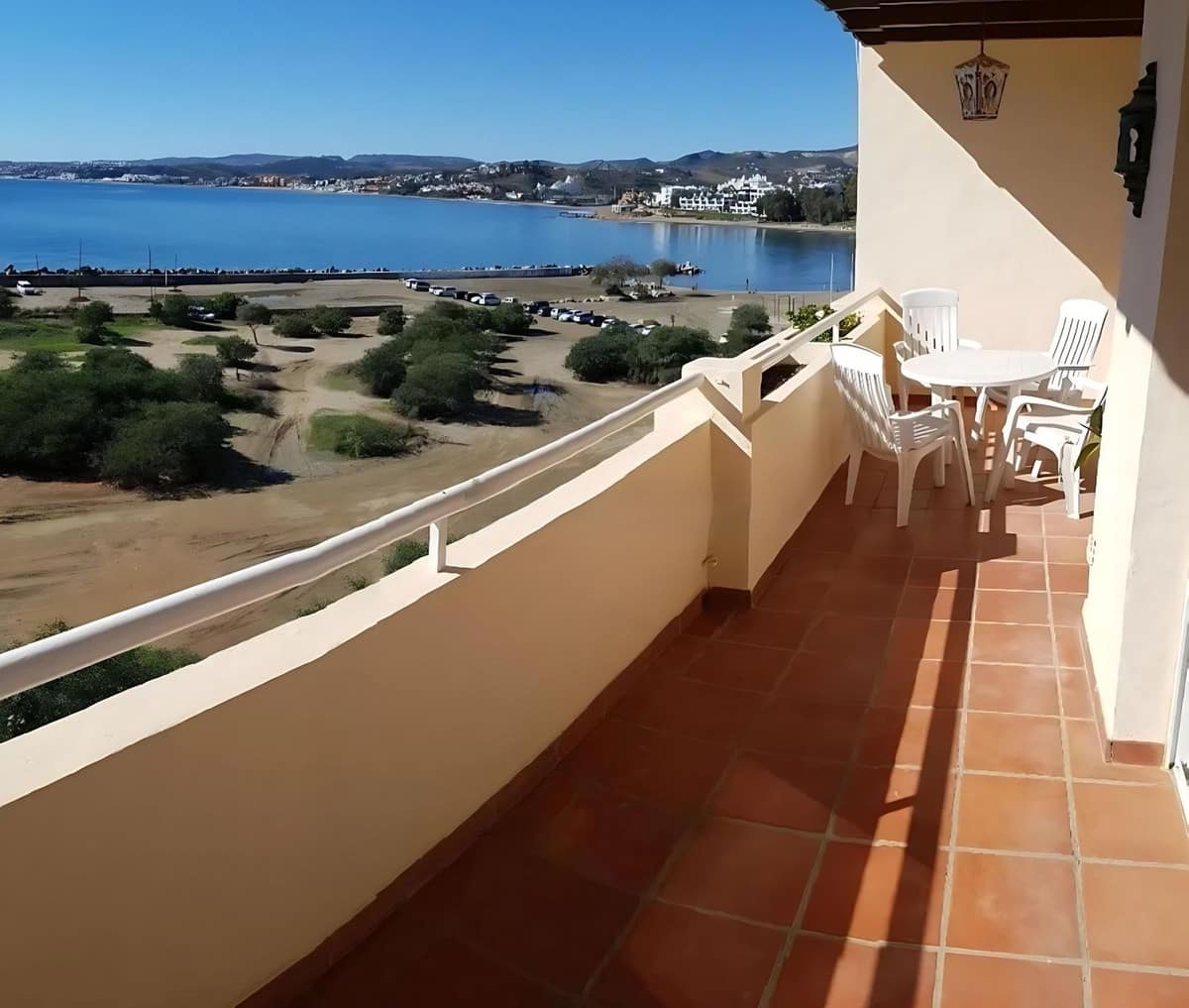 2 Zimmer Apartment zu verkaufen in Estepona mit Pool Garage - 796.000 € (Ref: 9539994)