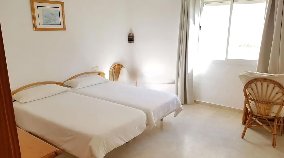 2 Zimmer Apartment zu verkaufen in Estepona mit Pool Garage - 796.000 € (Ref: 9539994)