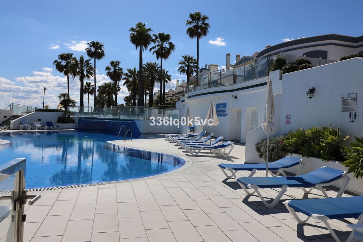 Casa de 5 habitaciones en New Golden Mile en venta con piscina - 797.000 € (Ref: 9539995)