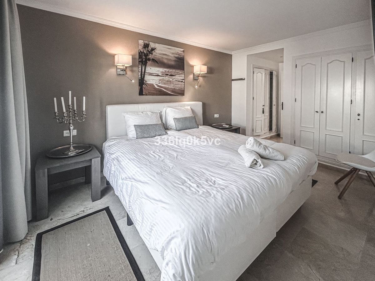 Casa de 5 habitaciones en New Golden Mile en venta con piscina - 797.000 € (Ref: 9539995)