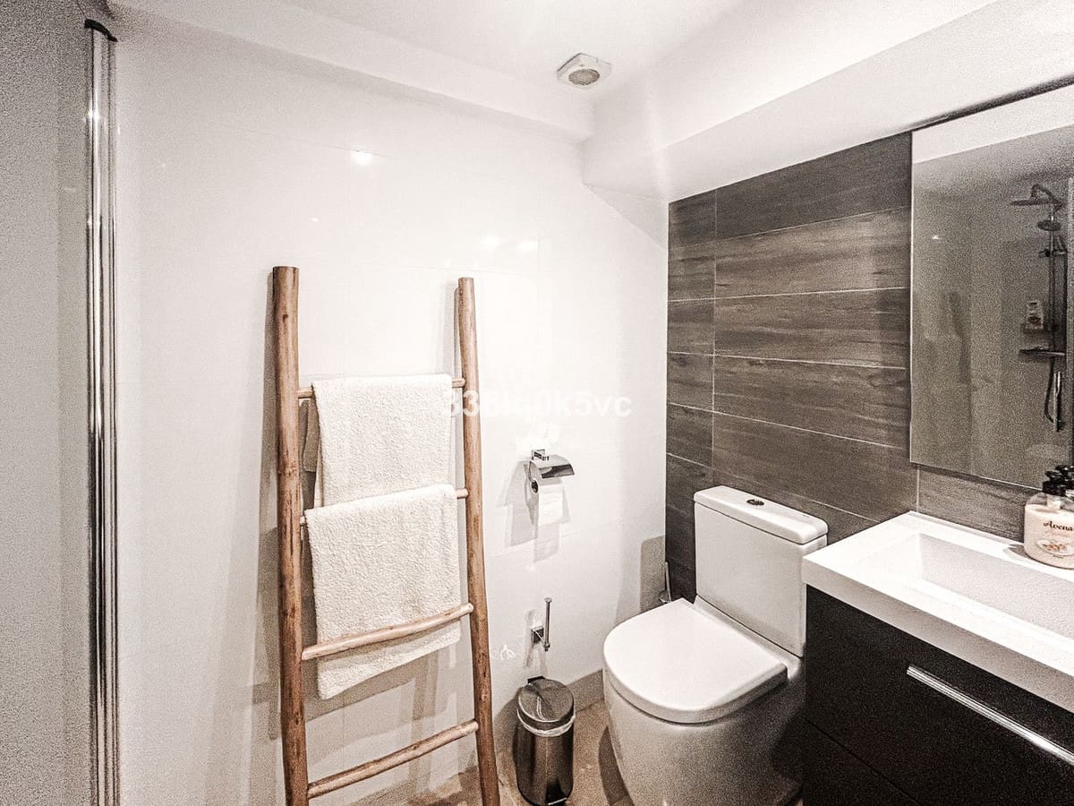 Casa de 5 habitaciones en New Golden Mile en venta con piscina - 797.000 € (Ref: 9539995)