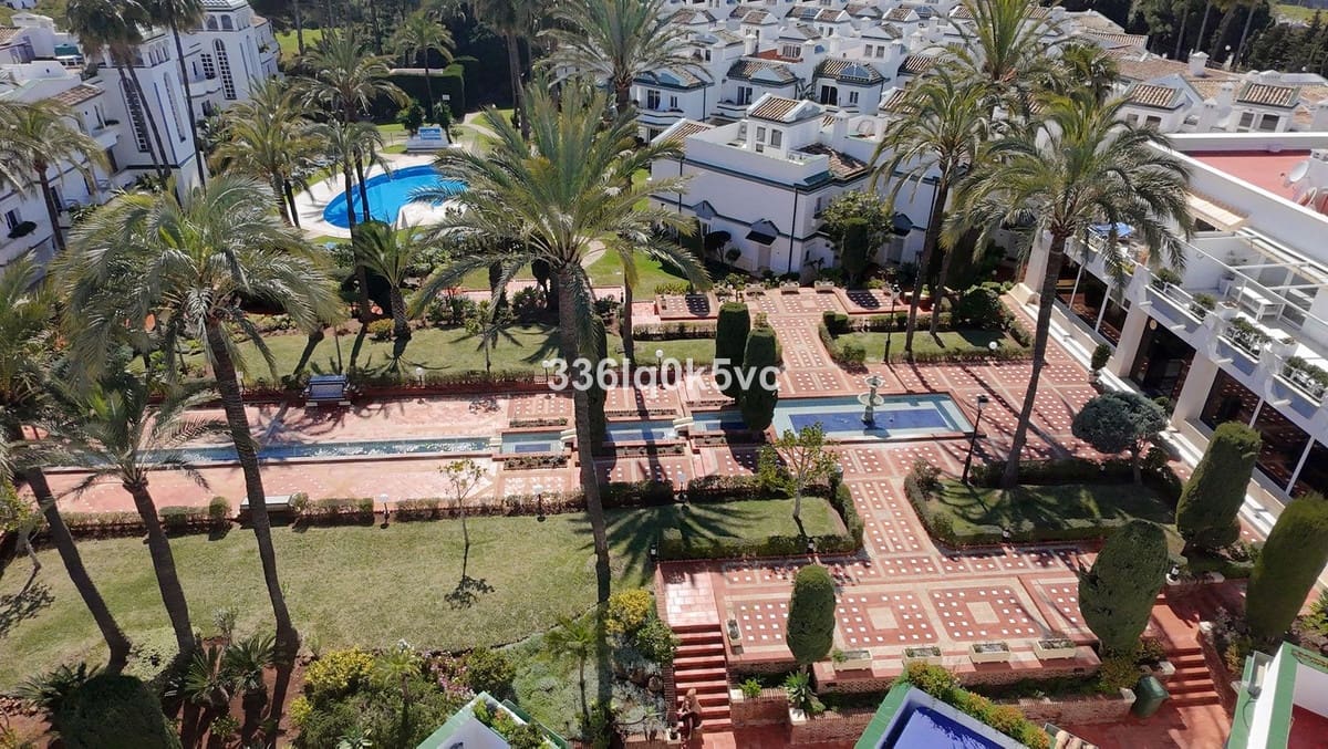 Casa de 5 habitaciones en New Golden Mile en venta con piscina - 797.000 € (Ref: 9539995)