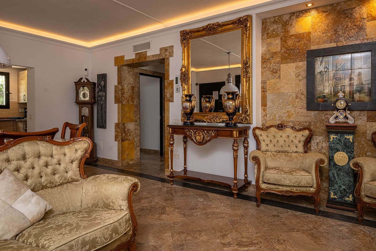 3 slaapkamer Appartement te koop in Puerto Banus - € 799.000 (Ref: 9539996)