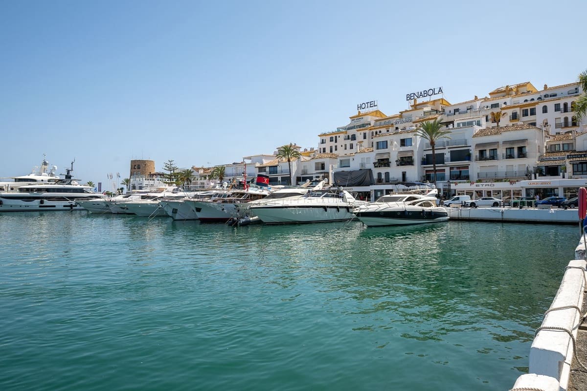 3 slaapkamer Appartement te koop in Puerto Banus - € 799.000 (Ref: 9539996)