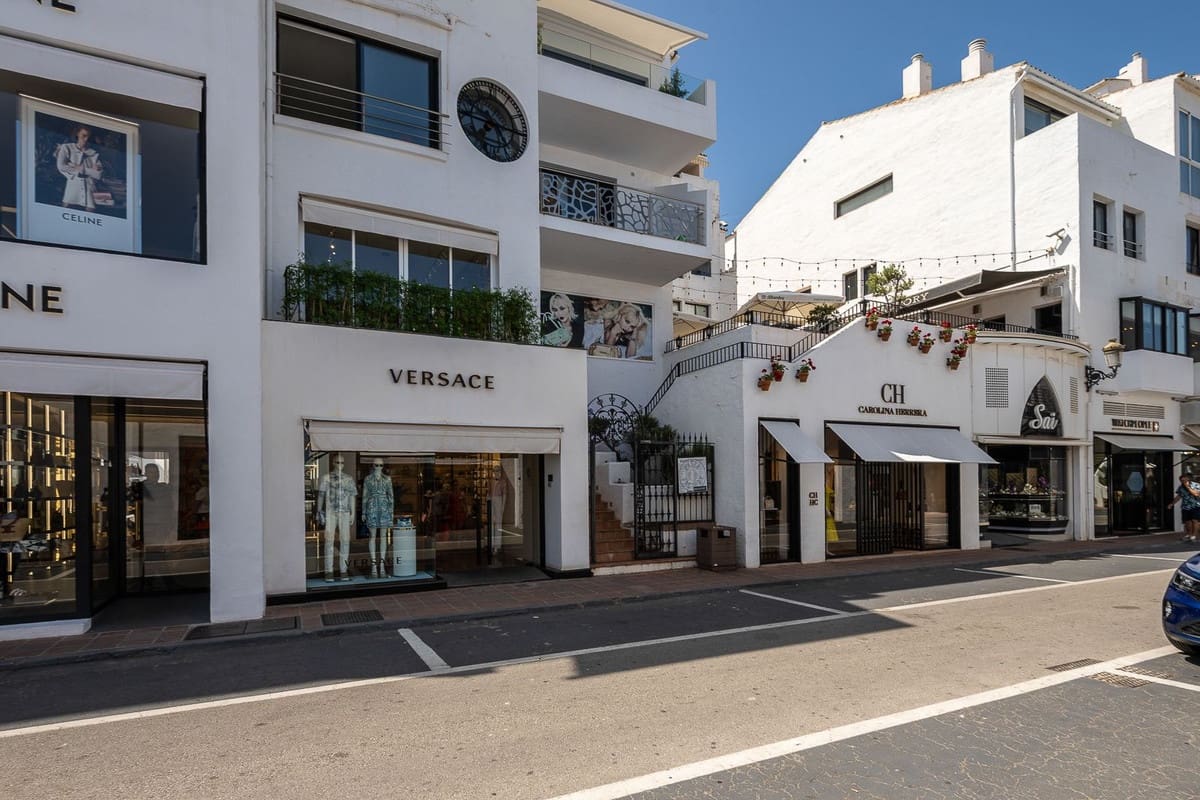 3 slaapkamer Appartement te koop in Puerto Banus - € 799.000 (Ref: 9539996)