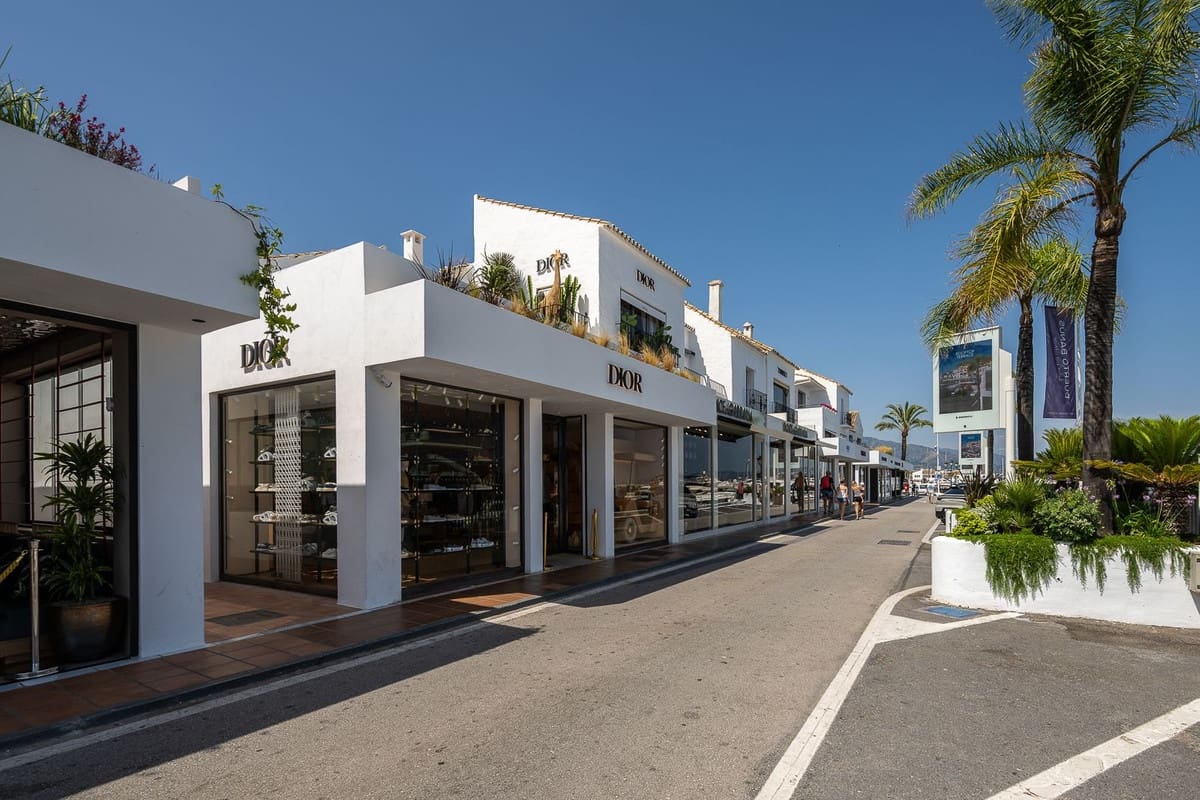 3 slaapkamer Appartement te koop in Puerto Banus - € 799.000 (Ref: 9539996)