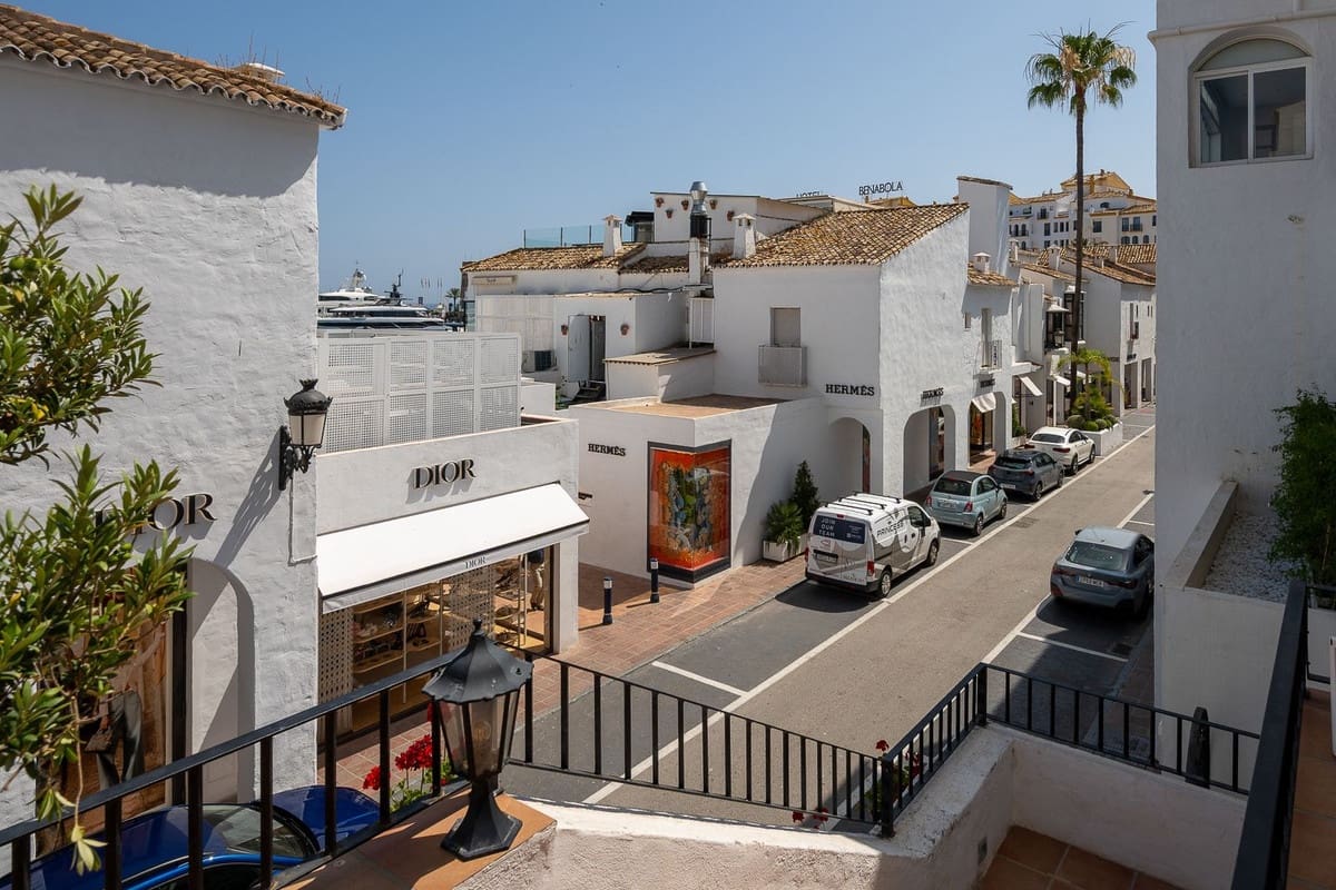 3 slaapkamer Appartement te koop in Puerto Banus - € 799.000 (Ref: 9539996)