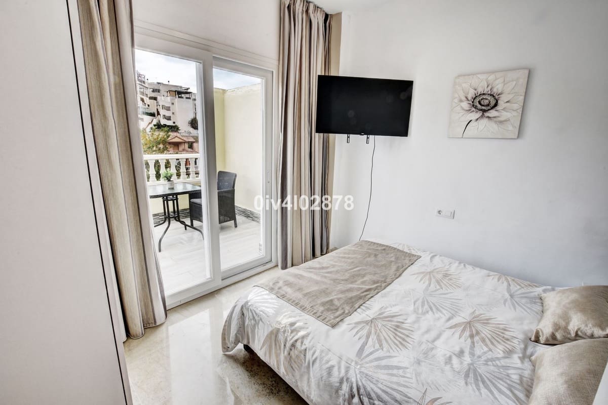 6 soveværelse Semi-Rækkehus til salg i Benalmadena Costa med swimmingpool - € 799.000 (Ref: 9539998)